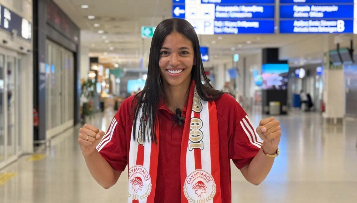 Η Κονέο «προσγειώθηκε» στην Αθήνα για τον Ολυμπιακό: «Ανυπομονώ να κερδίσουμε τα πάντα» (video)