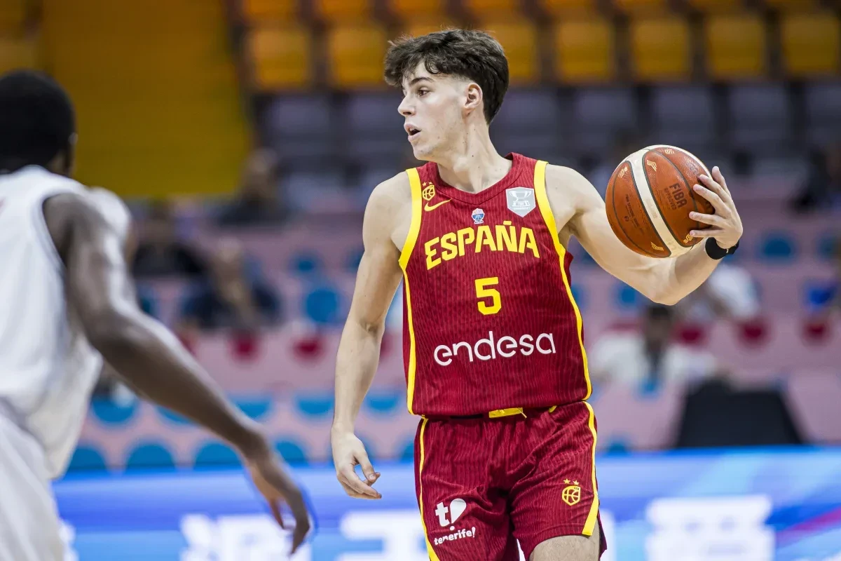 Στο δρόμο που χάραξε ο Ρούμπιο: Ο Φερνάντεθ έγινε ο δεύτερος νεότερος Ισπανός που αγωνίζεται σε EuroBasket