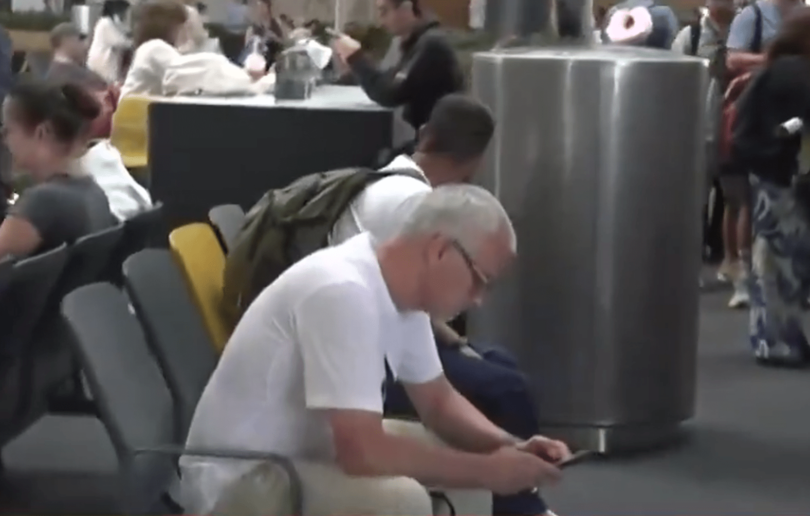 Οι πρώτες φωτογραφίες του Μουρίνιο μετά την απόλυσή του από τη Φενέρμπαχτσε (video)