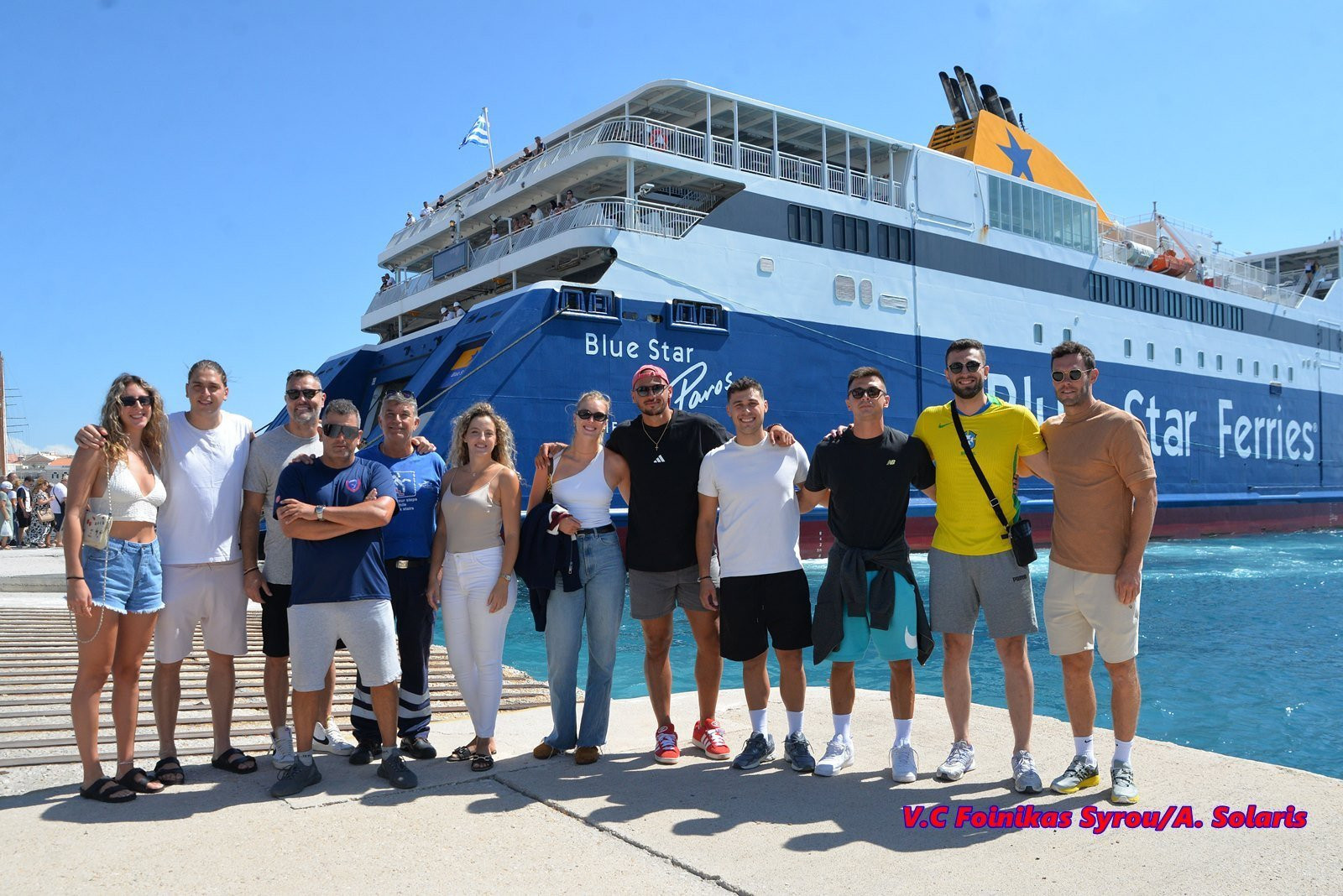 Αφίξεις για τον Φοίνικα Σύρου στο νησί (pics)