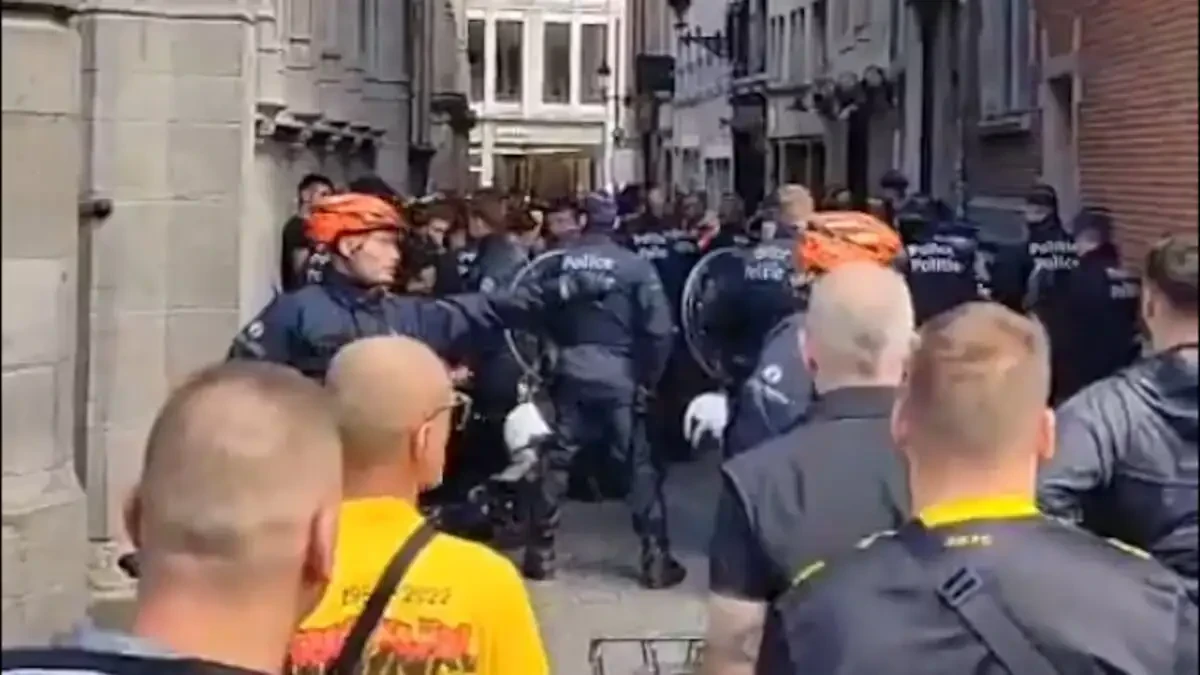 Αποκαλυπτικό βίντεο: Έτσι ξεκίνησε απρόκλητα η επίθεση της Αστυνομίας στους οπαδούς της ΑΕΚ στις Βρυξέλλες