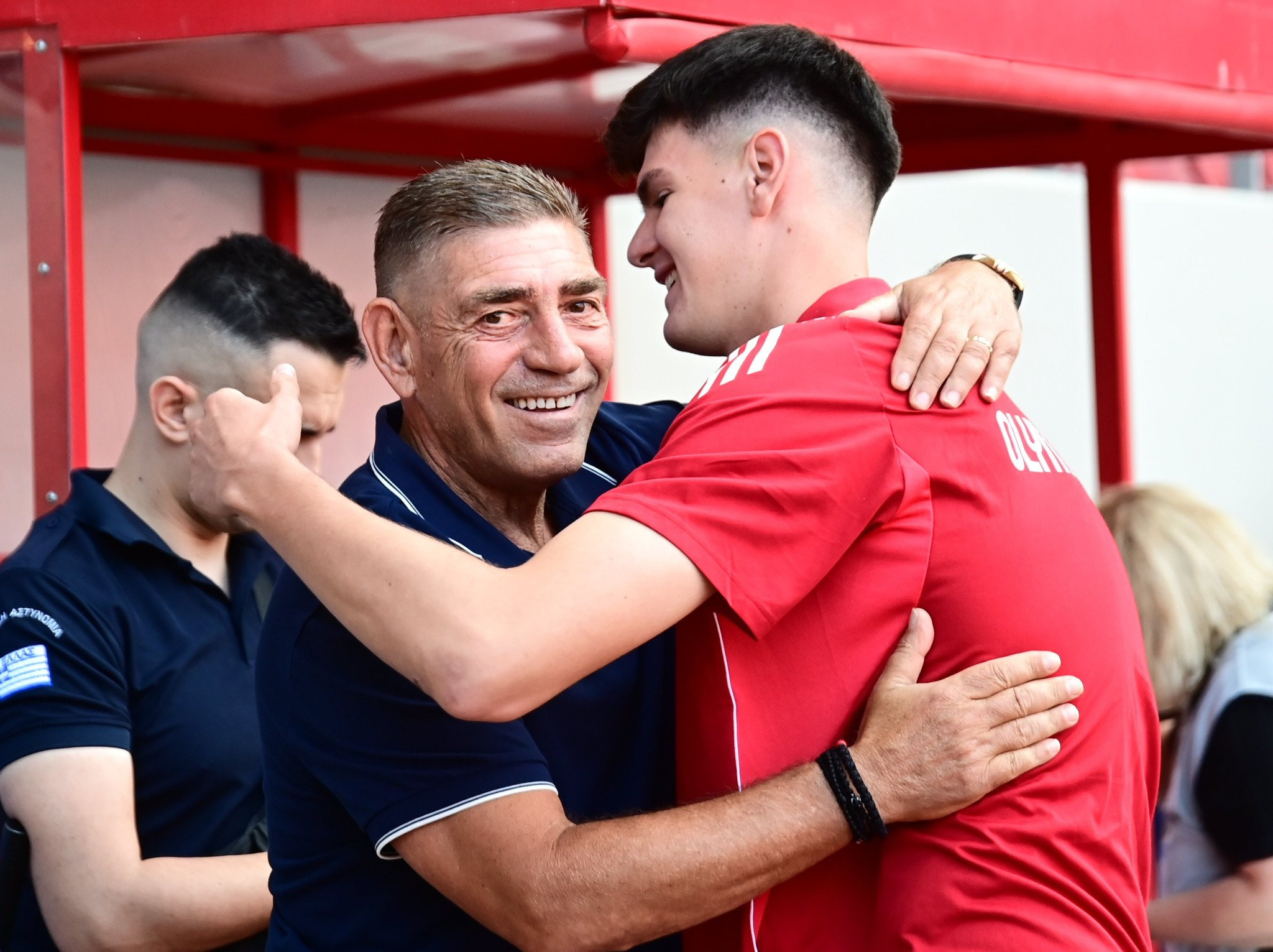 Η «θερμή» αγκαλιά του Παντελίδη με τον Αγγελάκη