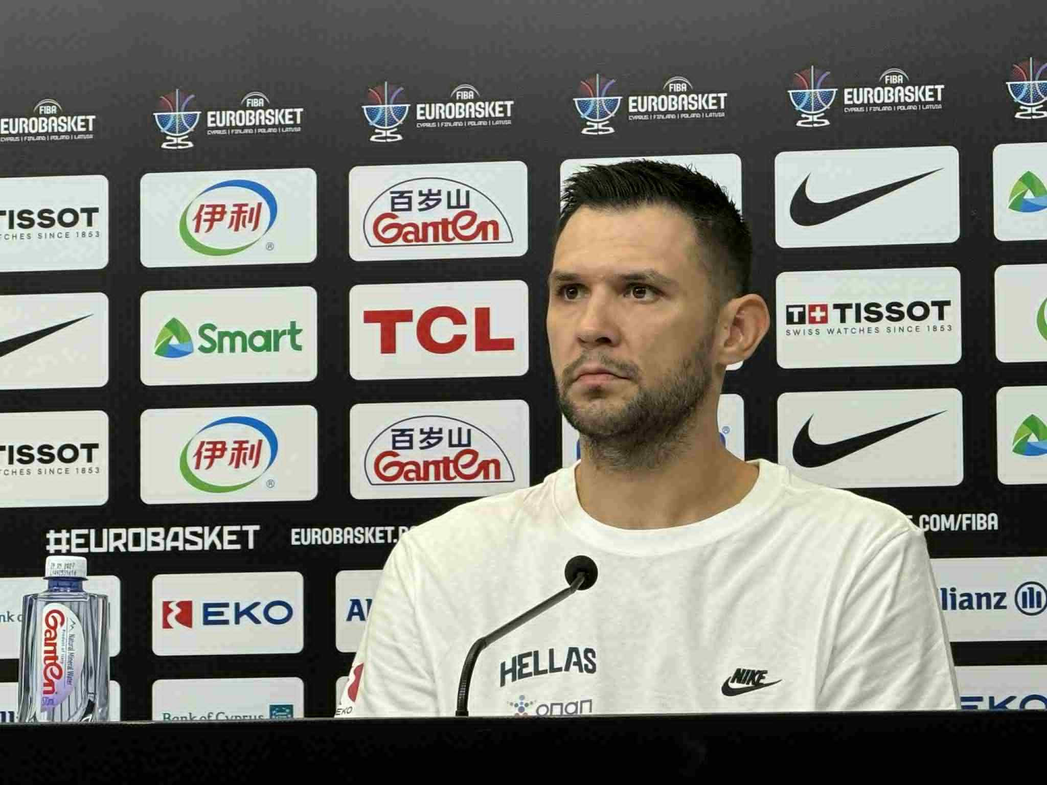 Παπανικολάου: «Εκπροσωπούμε τη χώρα μας και πρέπει να το δείξουμε στο παρκέ, το κίνητρο είναι μεγάλο»