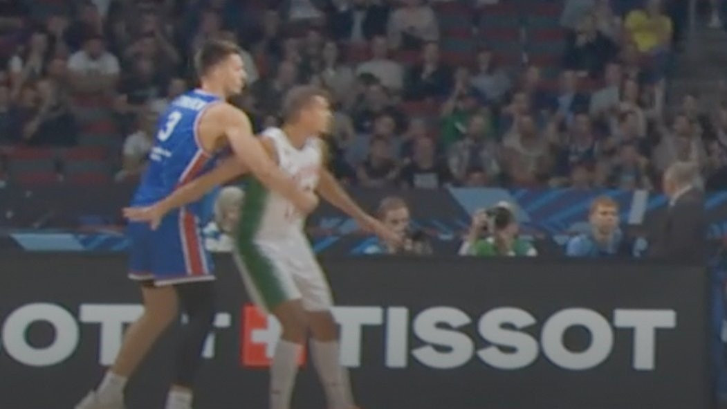 Στα μαλακά ο Πετρούσεφ για τη γροθιά στο στήθος αντιπάλου του (video)