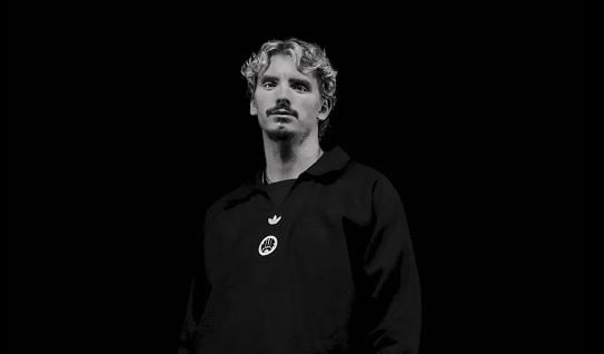 Ρουμενίγκε: «Συγχαρητήρια στη Στουτγάρδη που βρήκε έναν "ηλίθιο" να πληρώσει τόσα για τον Βόλτεμαντε»