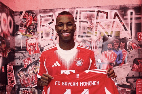 Ολοκληρώθηκε το  «σίριαλ»: Επίσημα στην Μπάγερν Μονάχου ο Τζάκσον