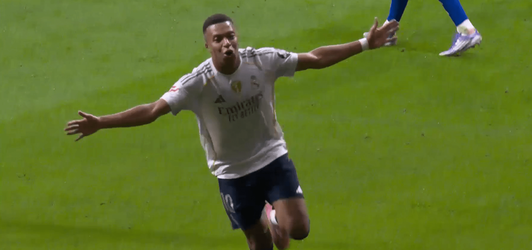 Εμπαπέ και Βινίσιους καθάρισαν για τη Ρεάλ Μαδρίτης στην έδρα της Οβιέδο