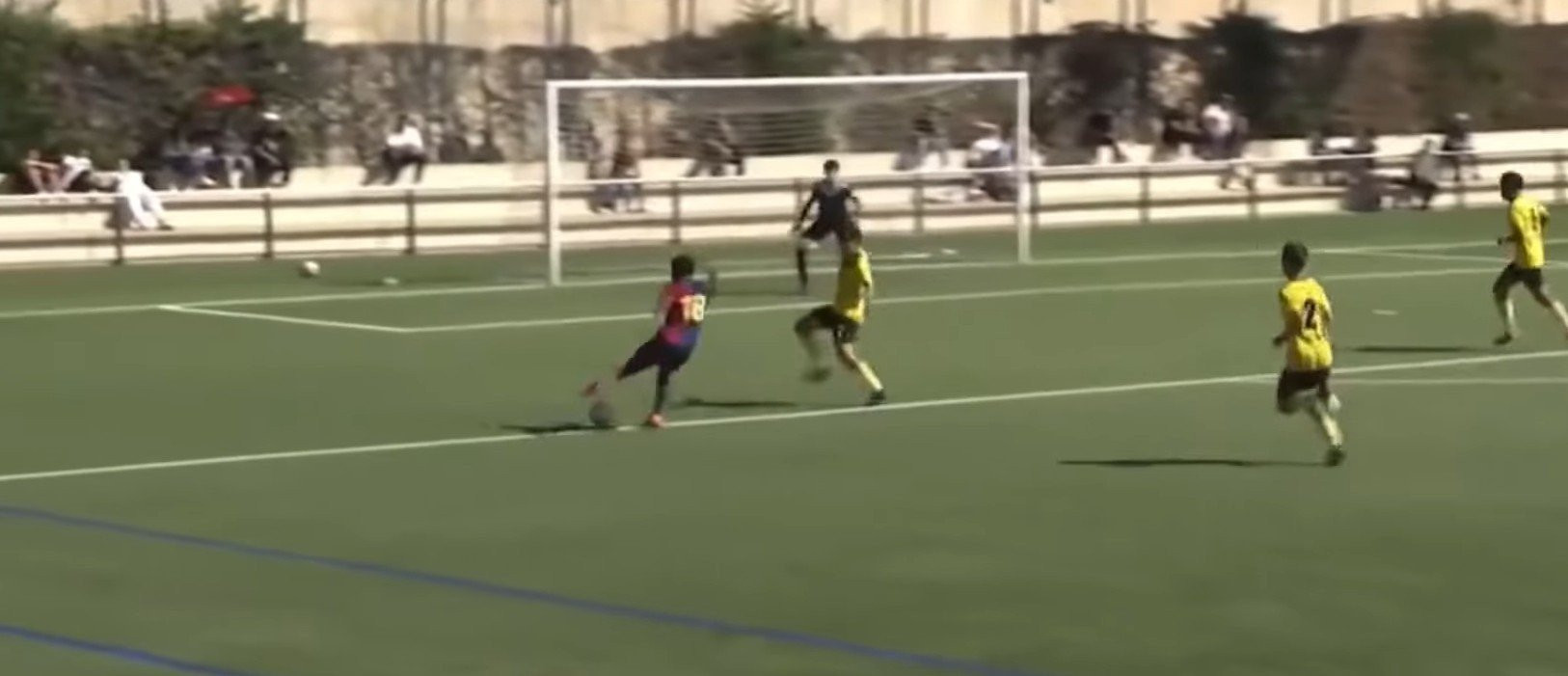 Είναι τρία χρόνια μικρότερος από τον Γιαμάλ και θεωρείται το νέο «διαμάντι» της Μπαρτσελόνα