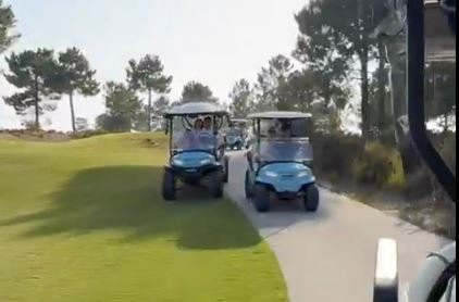 Ο Μαξ Φερστάπεν κάνει «τρελή» προσπέραση με αυτοκίνητο του γκολφ (video)