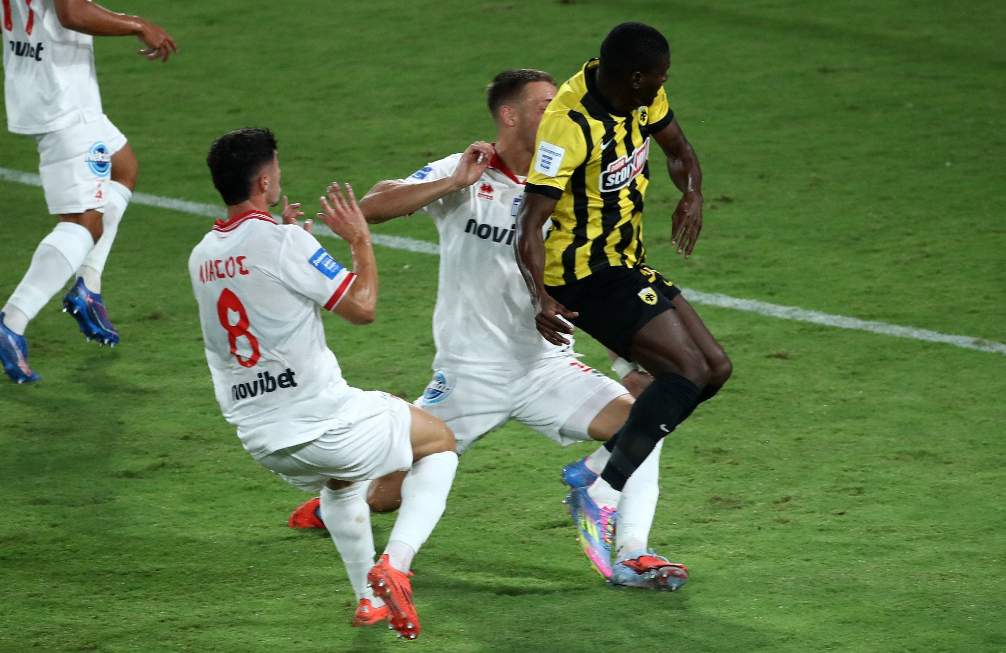 Για αυτό ήταν πέναλτι η ανατροπή του Ζίνι - Τι λέει η IFAB (video)