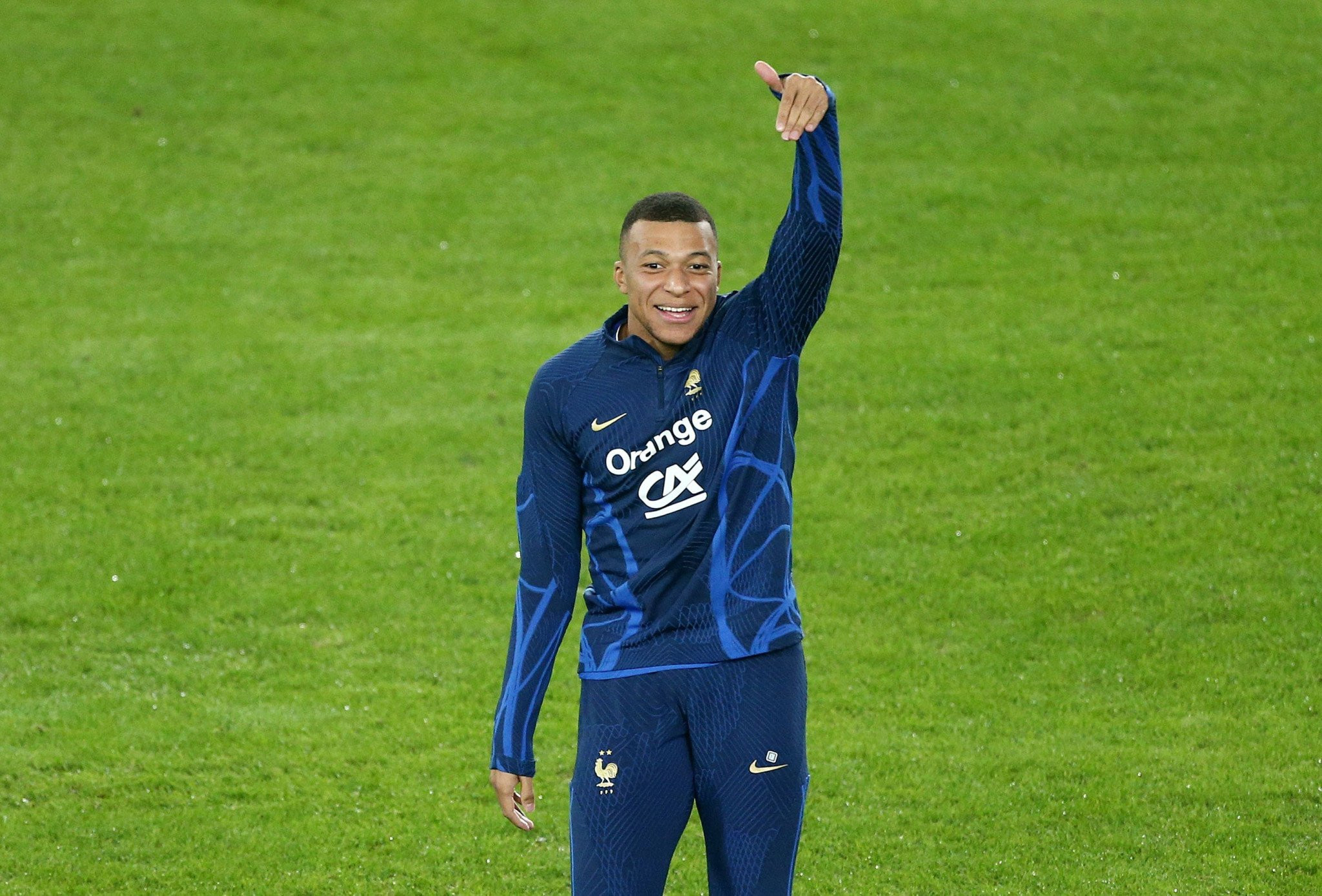 «Μυθικός» Εμπαπέ «έπιασε» Ανρί και... κυνηγάει Ζιρού