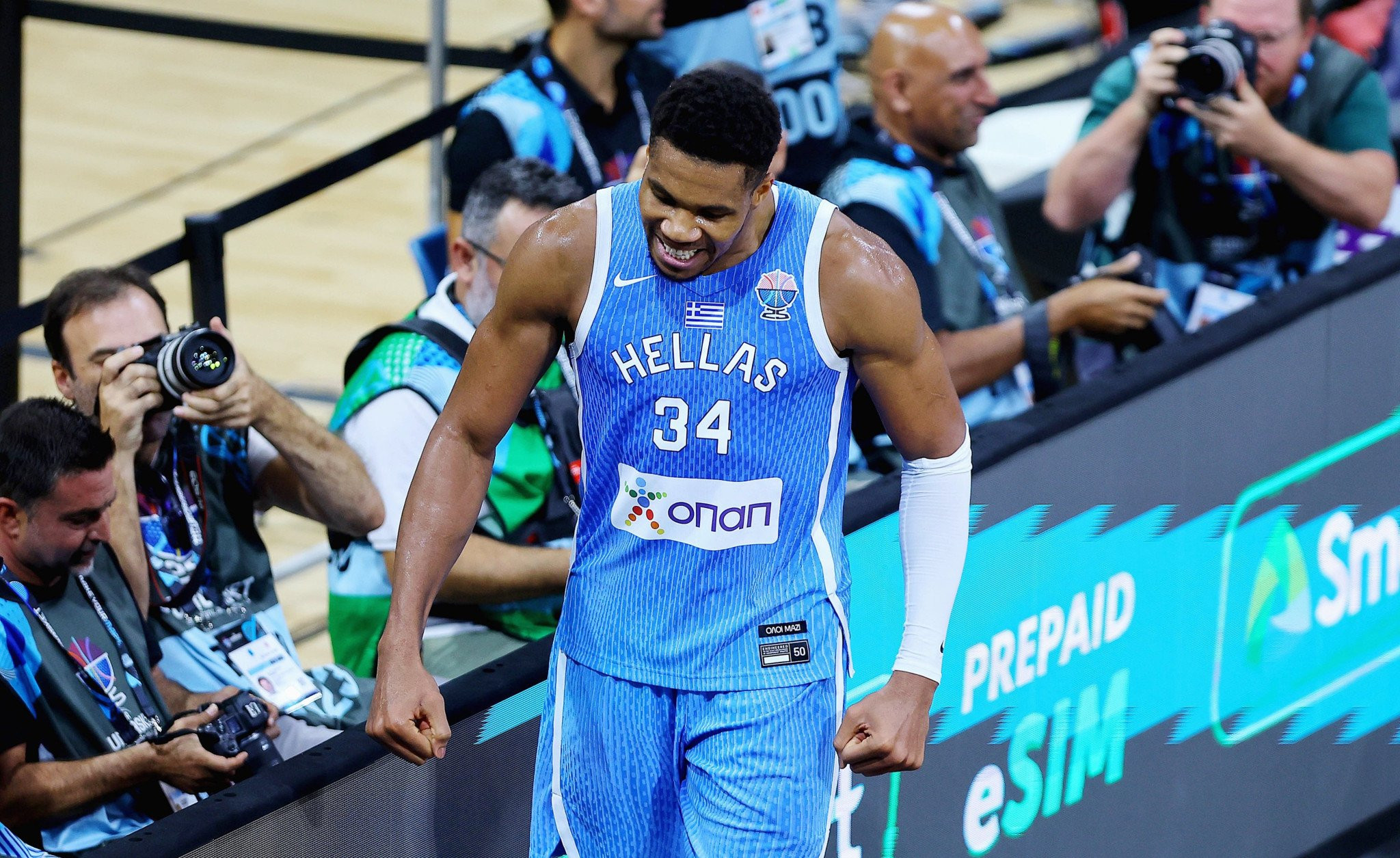 Τα καλύτερα του Γιάννη Αντετοκούνμπο στη νίκη επί της Ισπανίας (video)