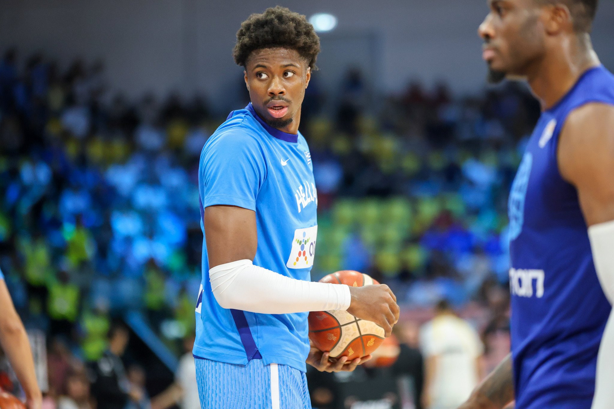 Κώστας Αντετοκούνμπο: «Χρησιμοποιούν μια συγκεκριμένη άμυνα οι Ισραηλινοί και πρέπει να την εκμεταλλευτούμε»