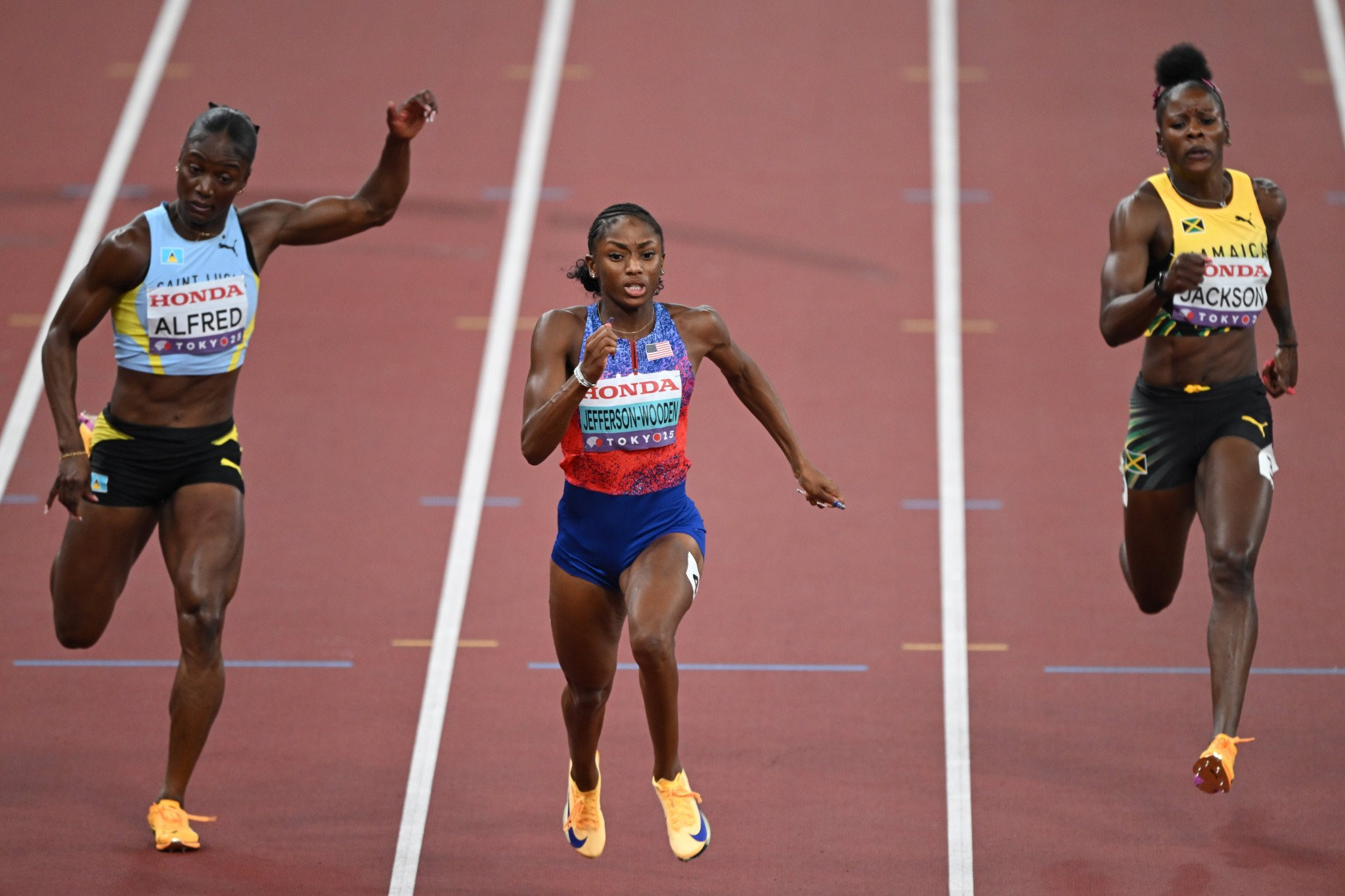 Τρομερή Τζέφερσον-Γούντεν, παγκόσμια πρωταθλήτρια στα 100μ στο Τόκιο και 4η όλων των εποχών
