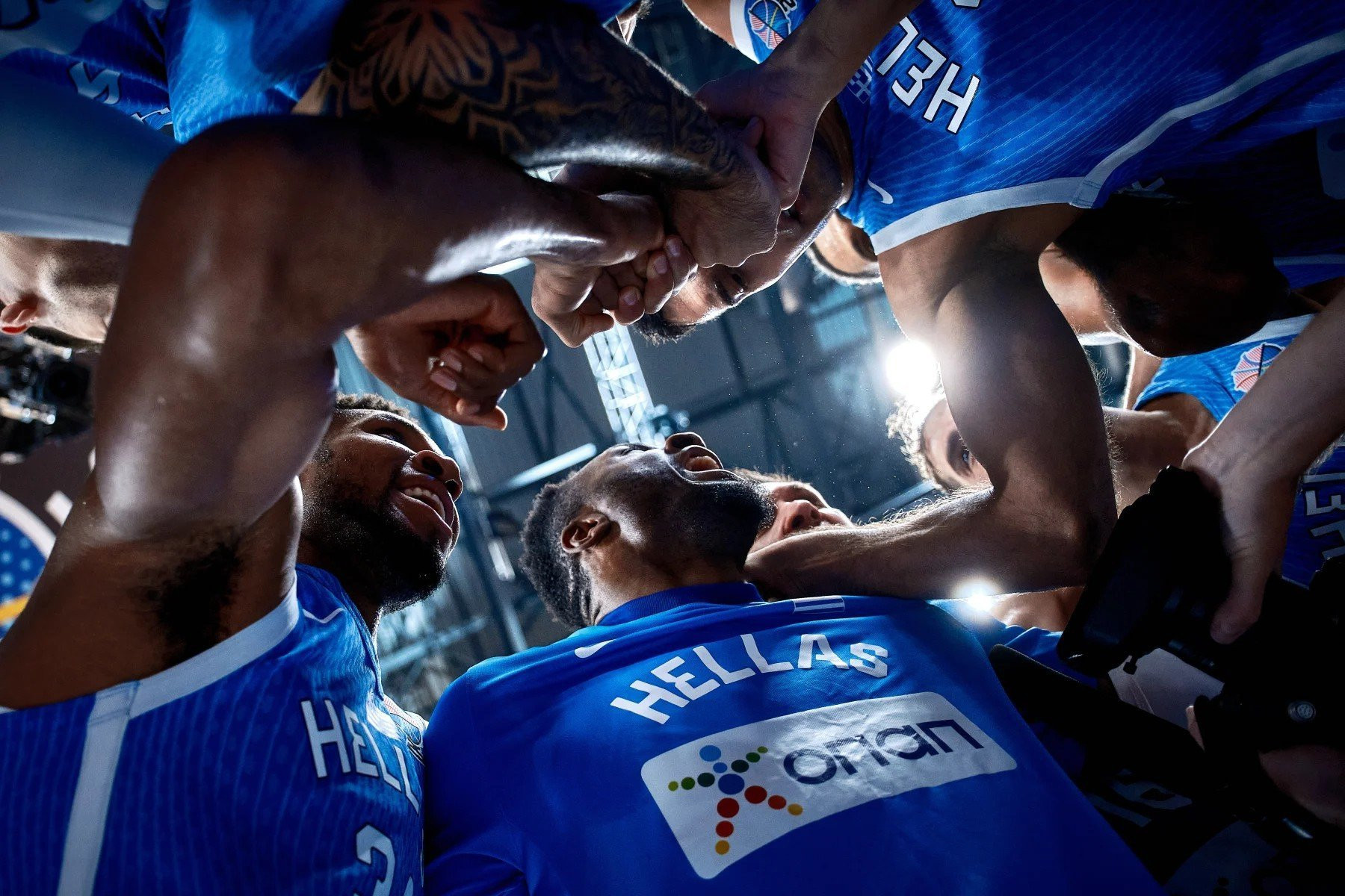 «ΔΕΝ ΚΕΡΔΙΣΑΜΕ ΚΑΤΙ»: Η απίστευτη ομιλία του Γιάννη μετά την πρόκριση! (video)