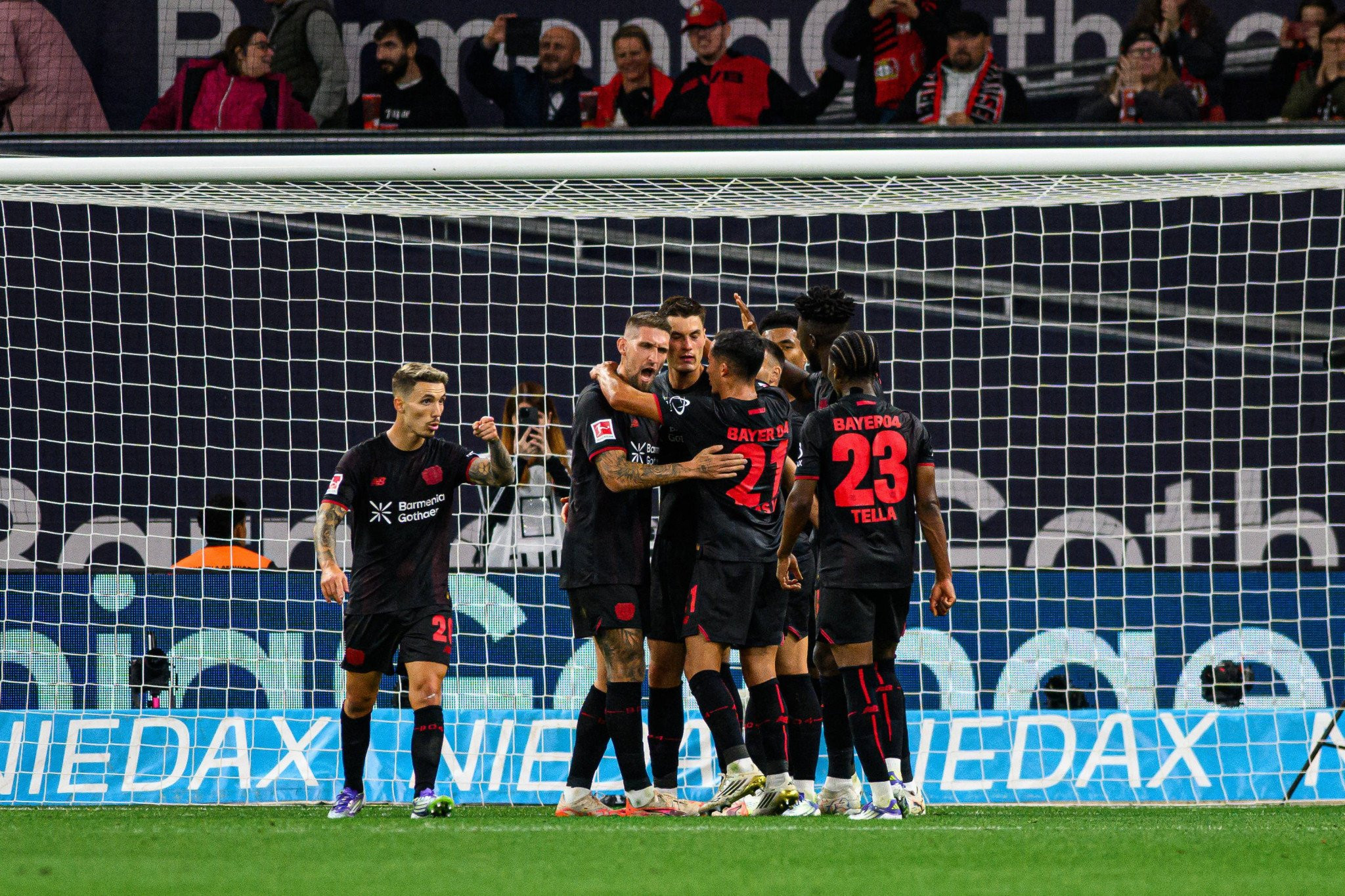 Έσπασε το... ρόδι στην Bundesliga η Λεβερκούζεν των 9 παικτών!