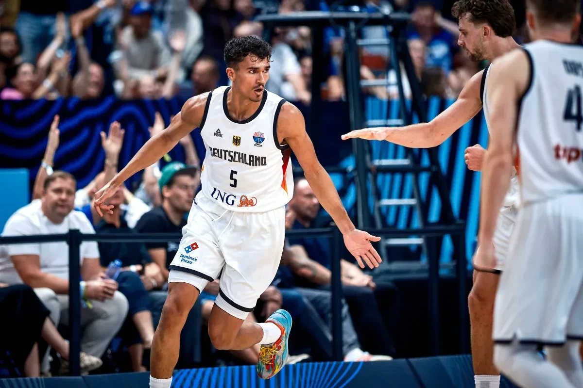 Το buzzer beater τρίποντο του ντα Σίλβα από το κέντρο του γηπέδου (video)