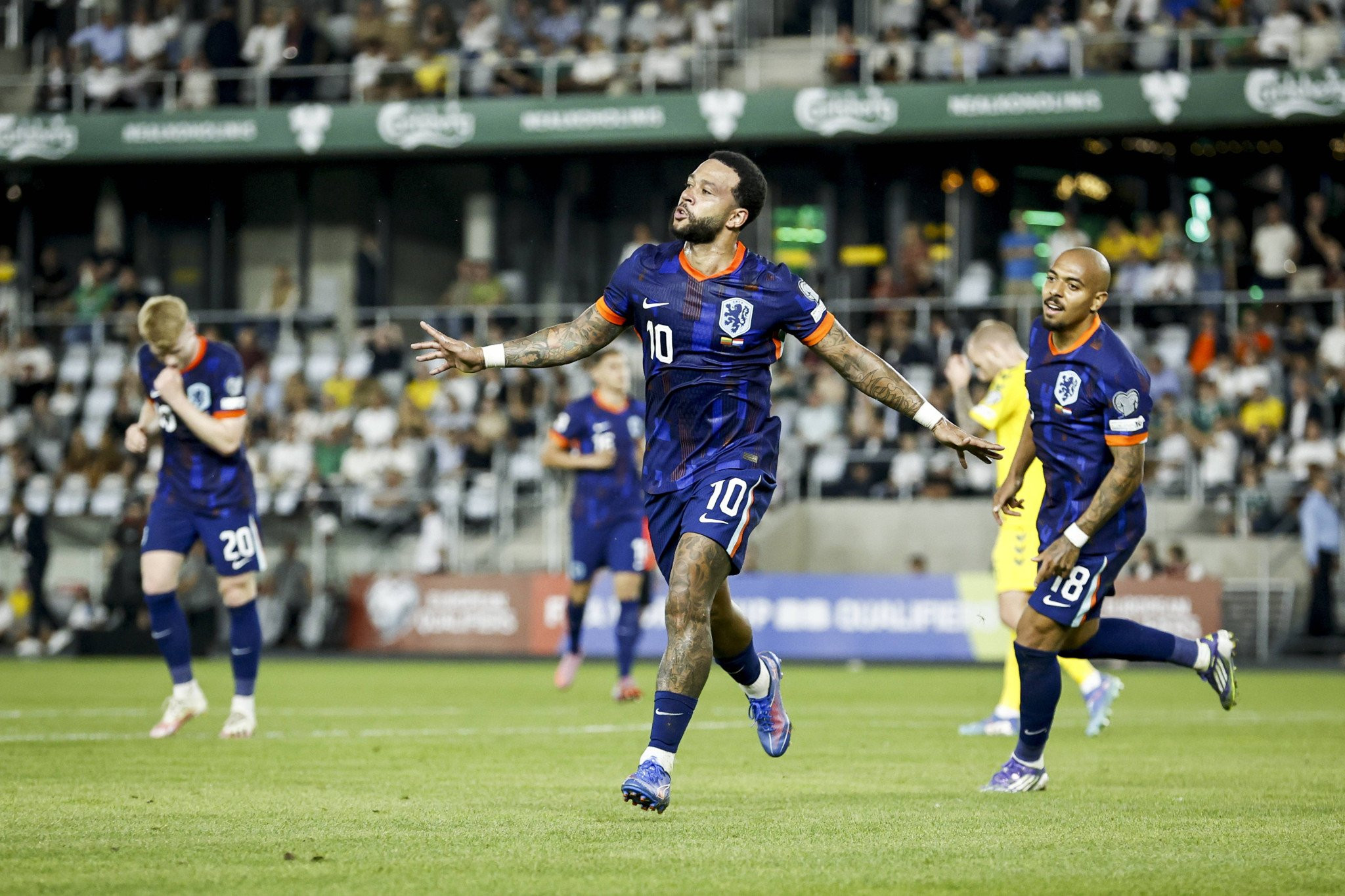 Με Ντεπάι διπλό η Ολλανδία - Νίκη και για τη Βόρεια Μακεδονία στα προκριματικά του Μουντιάλ