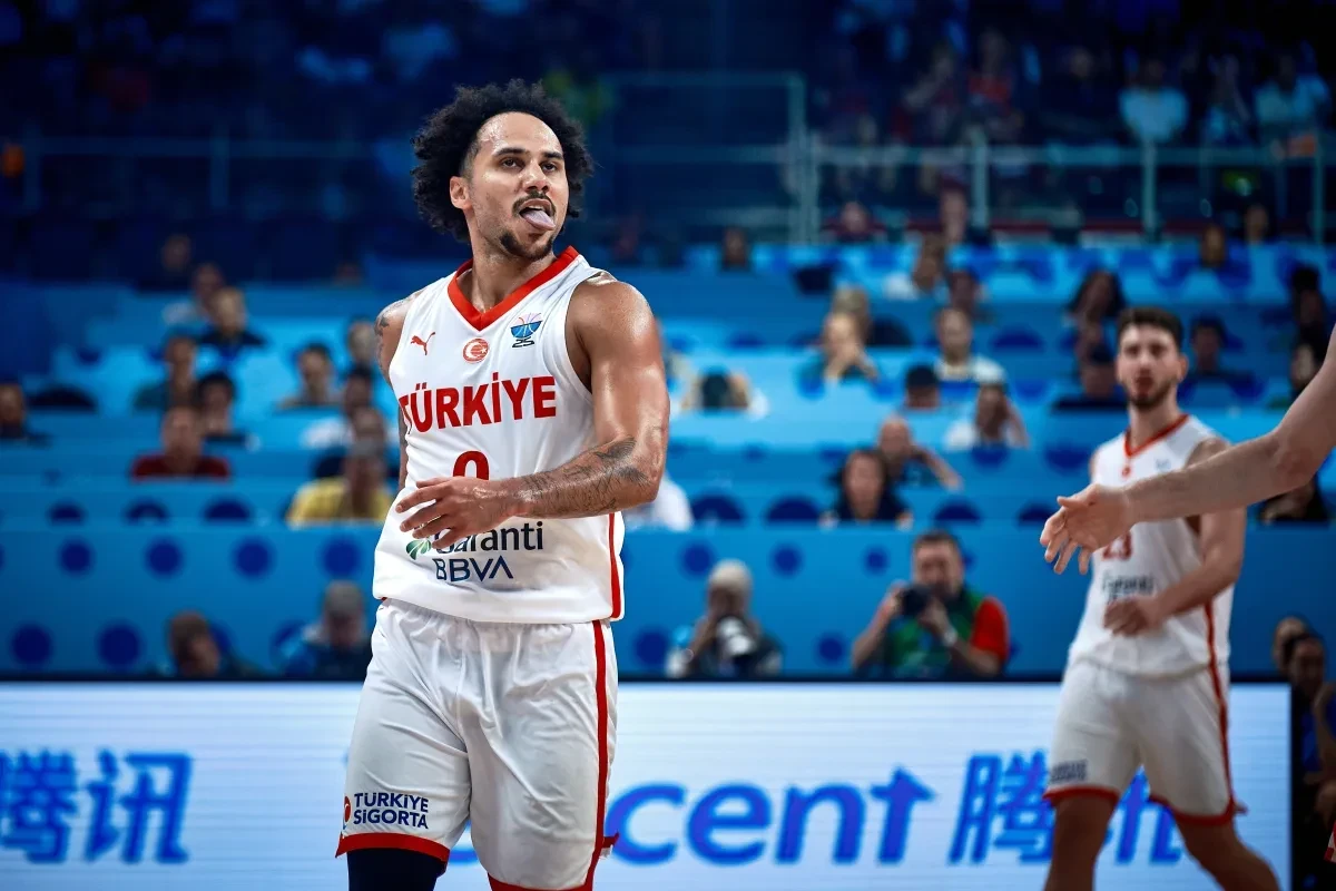 Λάρκιν: «Το παιχνίδι με την Ελλάδα θα είναι πιο σκληρό από ένα Εφές - Παναθηναϊκός ή Ολυμπιακός»