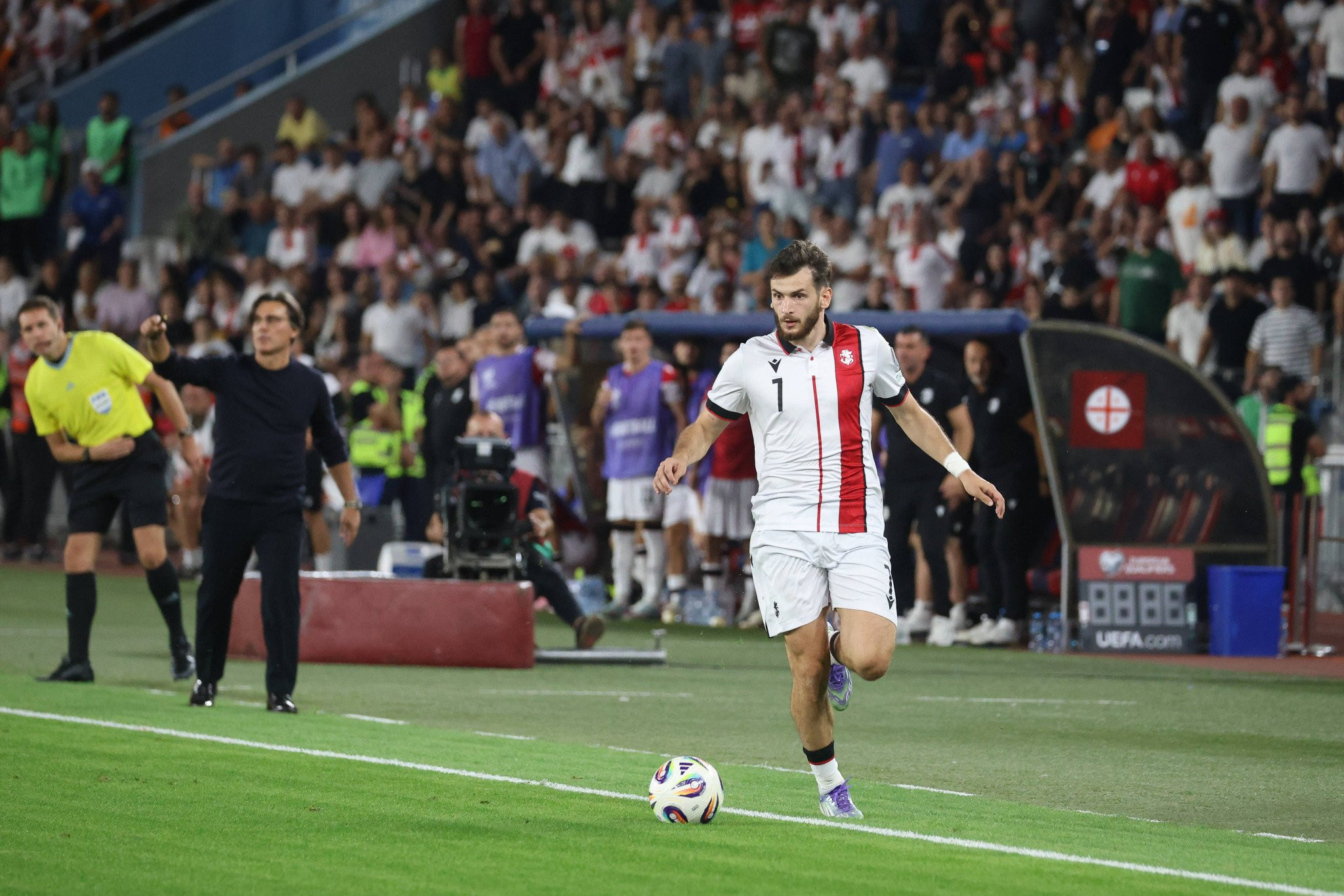 «Σβηστά» η Γεωργία, επικράτησε 3-0 της Βουλγαρίας με «μπροστάρη» Κβαρατσκέλια