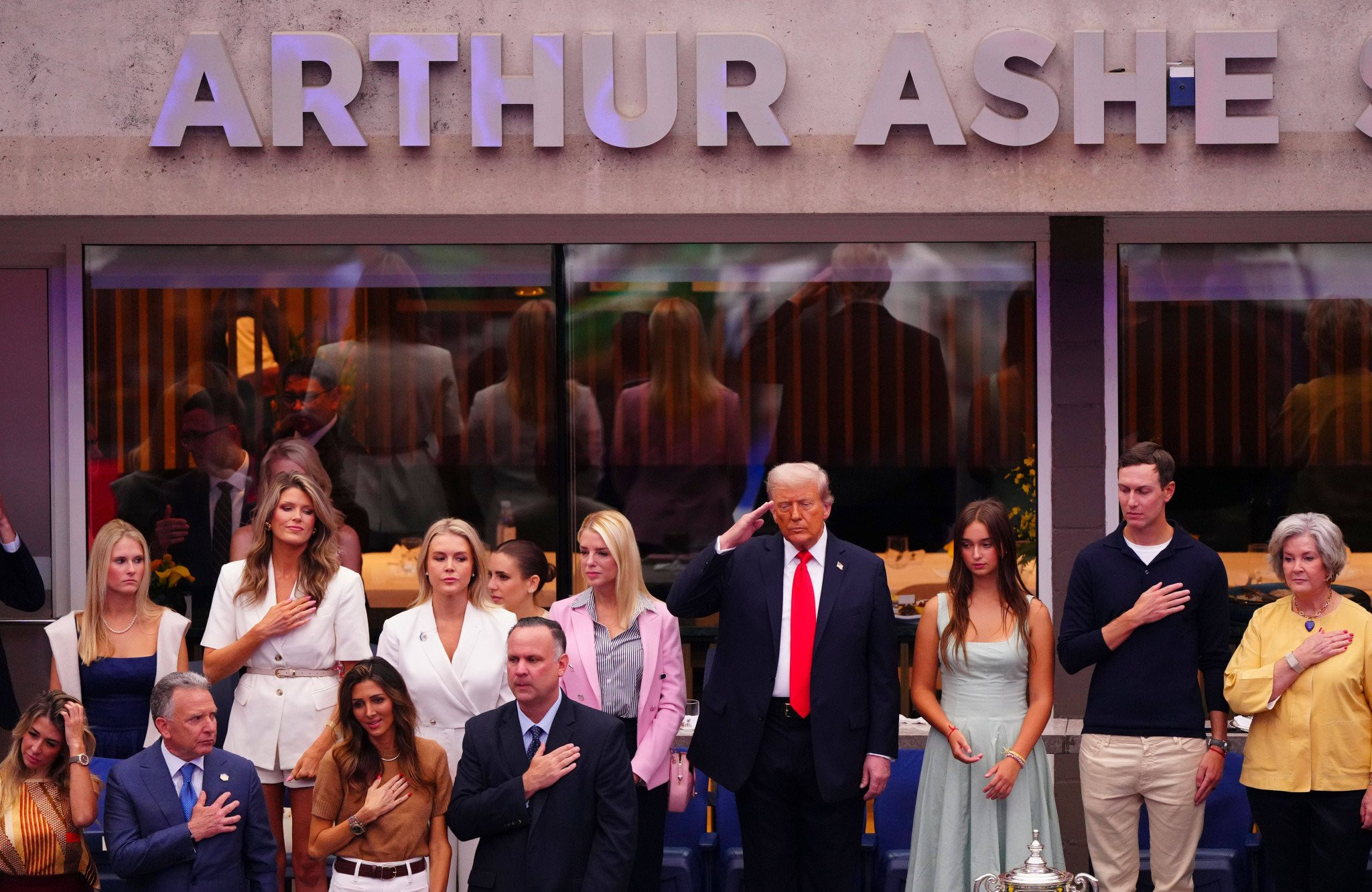 O τελικός του US Open καθυστέρησε να ξεκινήσει μισή ώρα εξαιτίας του Ντόναλντ Τραμπ (video)