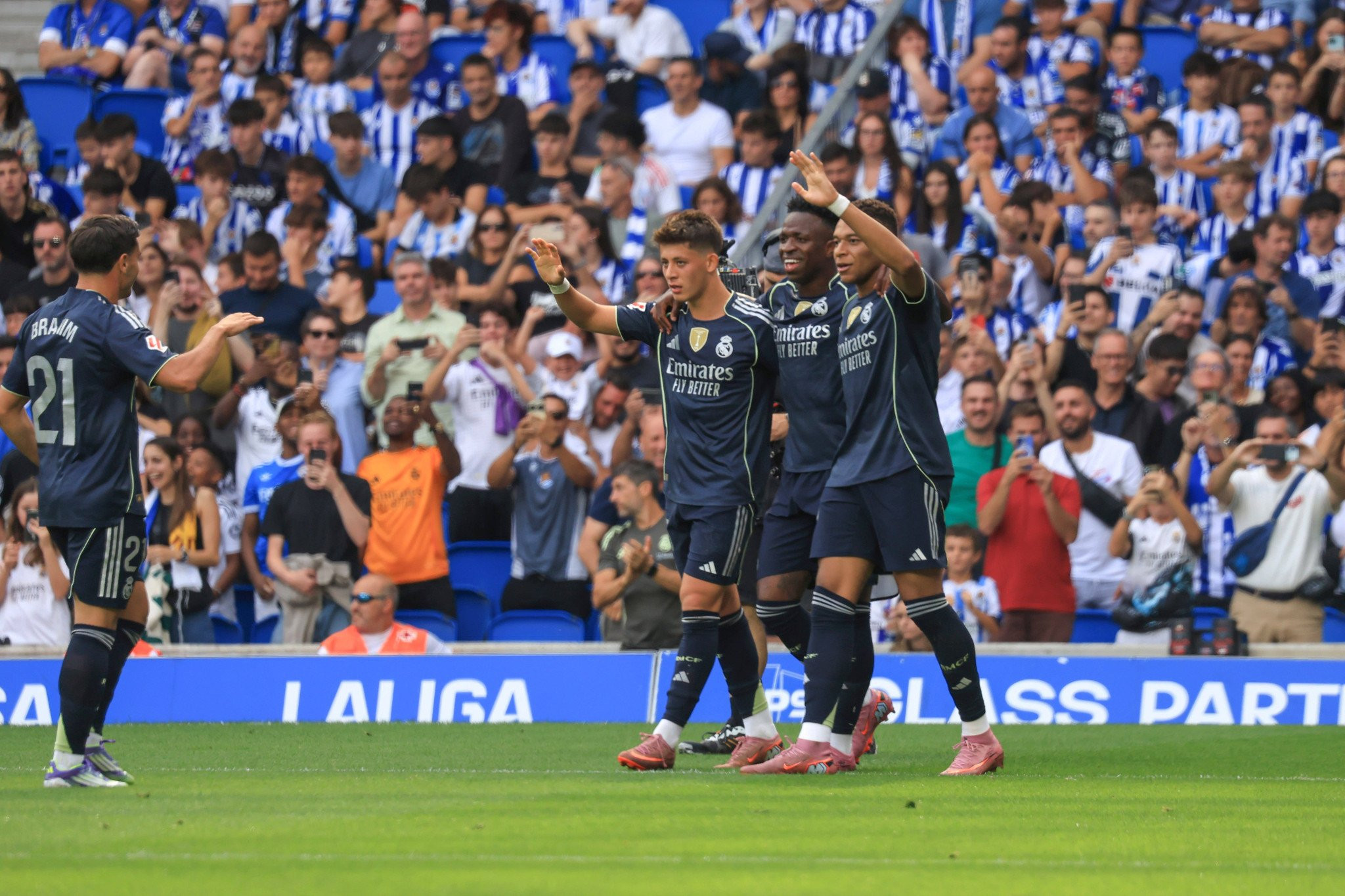 «Διπλό» με Εμπαπέ και Γκιουλέρ η Ρεάλ των δέκα παικτών απέναντι στην Σοσιεδάδ