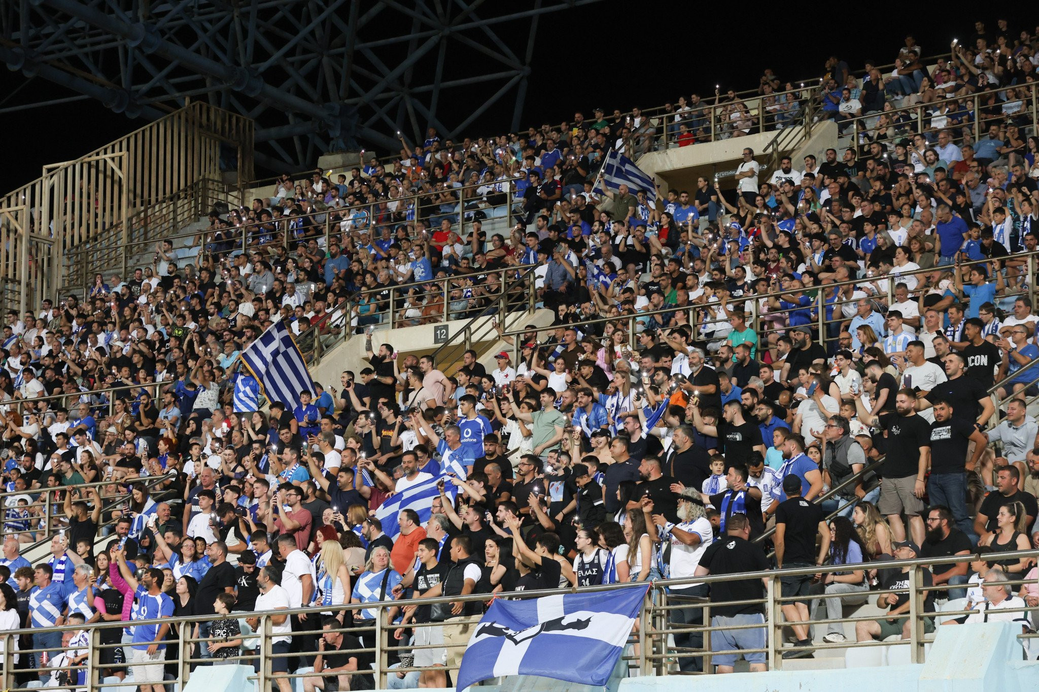 Απίστευτη ζήτηση για εισιτήρια με Λευκορωσία και Δανία - Χιλιάδες φίλαθλοι στηρίζουν την Εθνική Ελλάδας