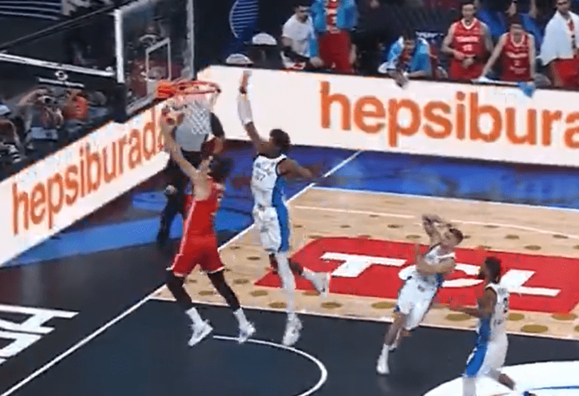 O Kώστας Αντετοκούνμπο «έσβησε τα φώτα» στον Οσμάν (video)