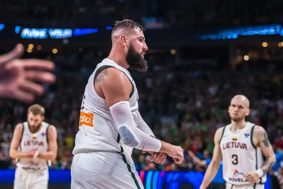 Βαλαντσιούνας: «Ήταν καλύτερη η Ελλάδα, ξέρουμε τι είναι να φοράμε το εθνόσημο»