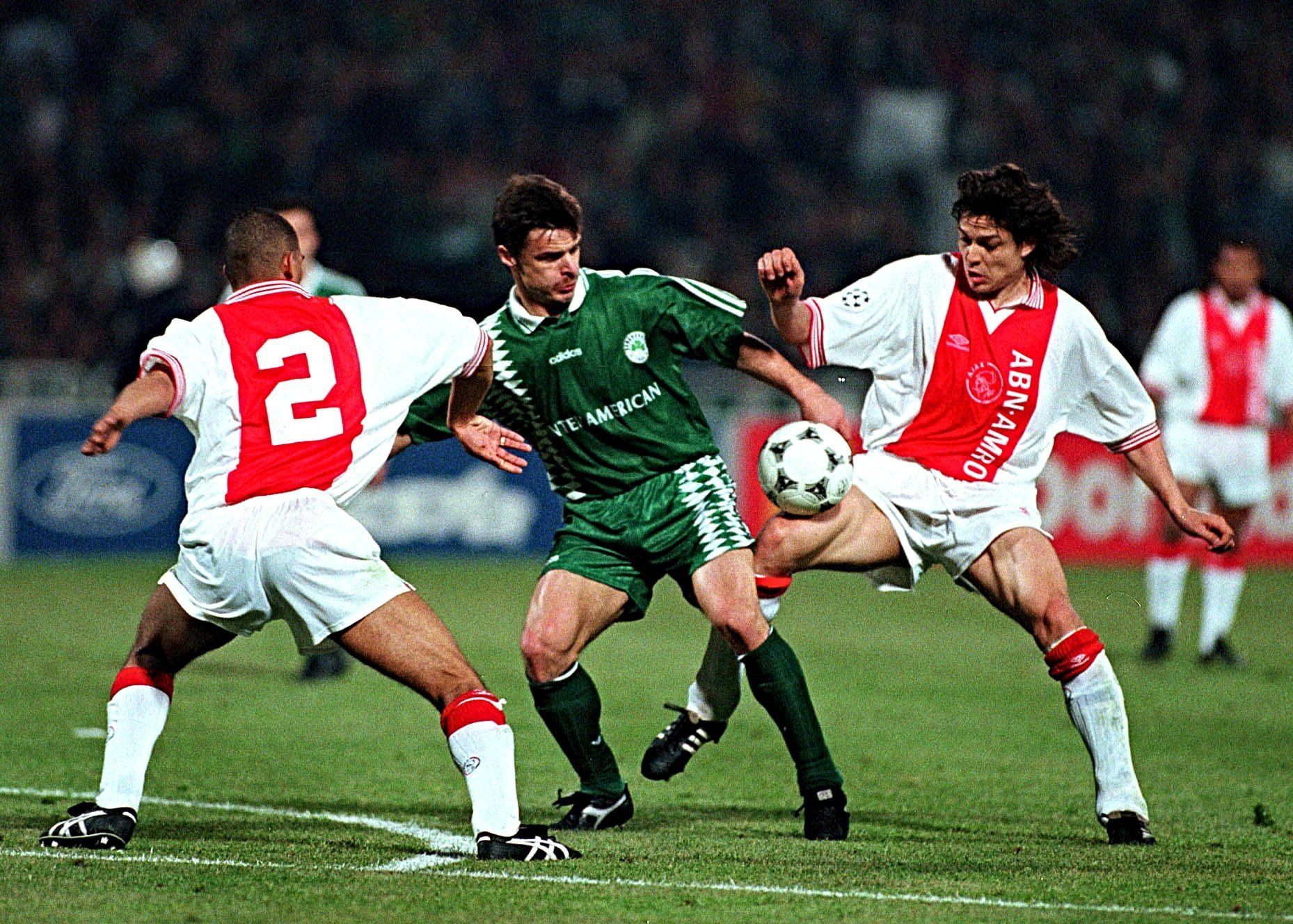 Παγκόσμιος θρύλος του ποδοσφαίρου επιστρέφει για να παίξει με τους γιους του στο Κύπελλο Εσθονίας!