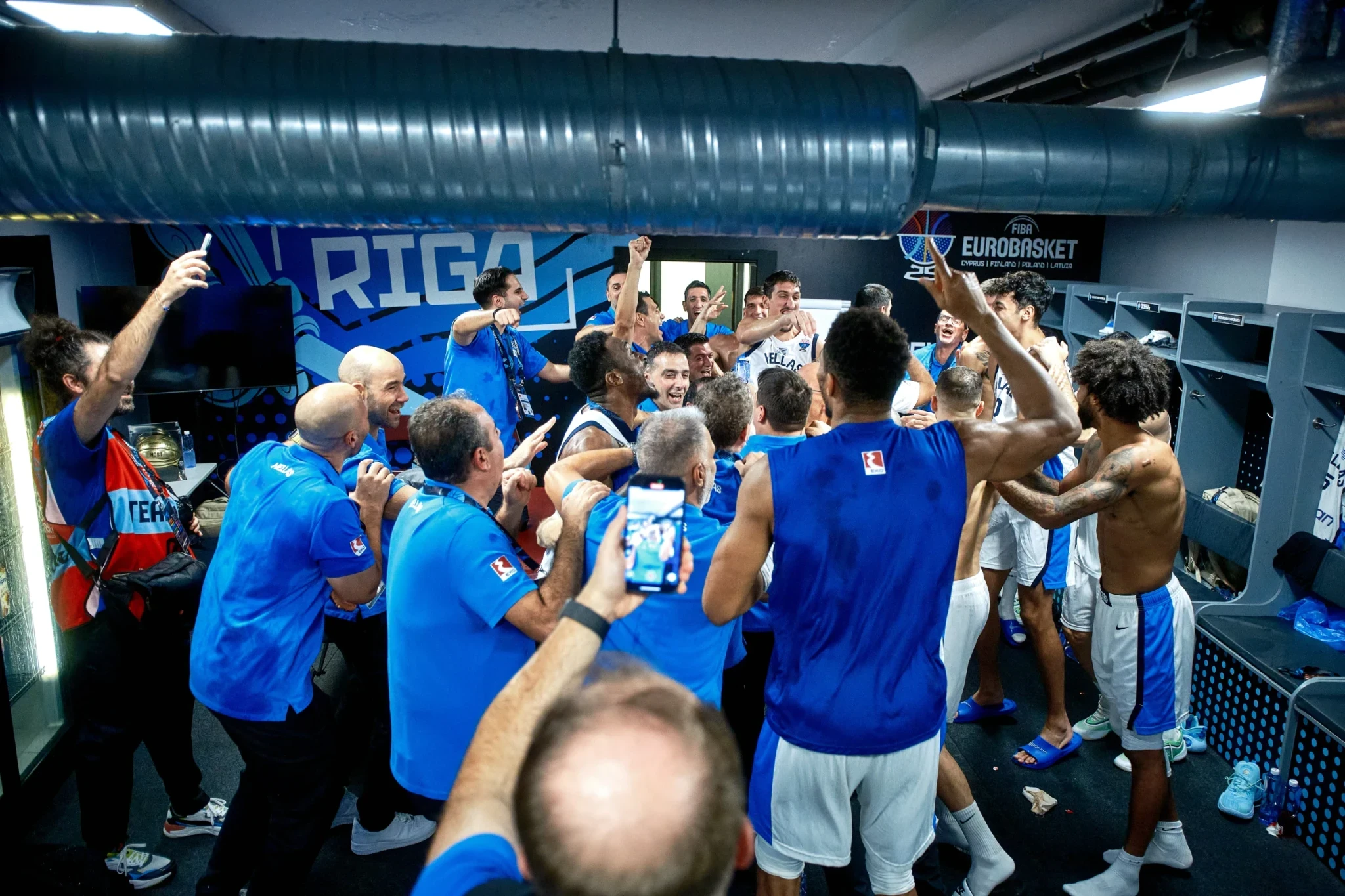 Παιδιά, της Ελλάδος παιδιά...