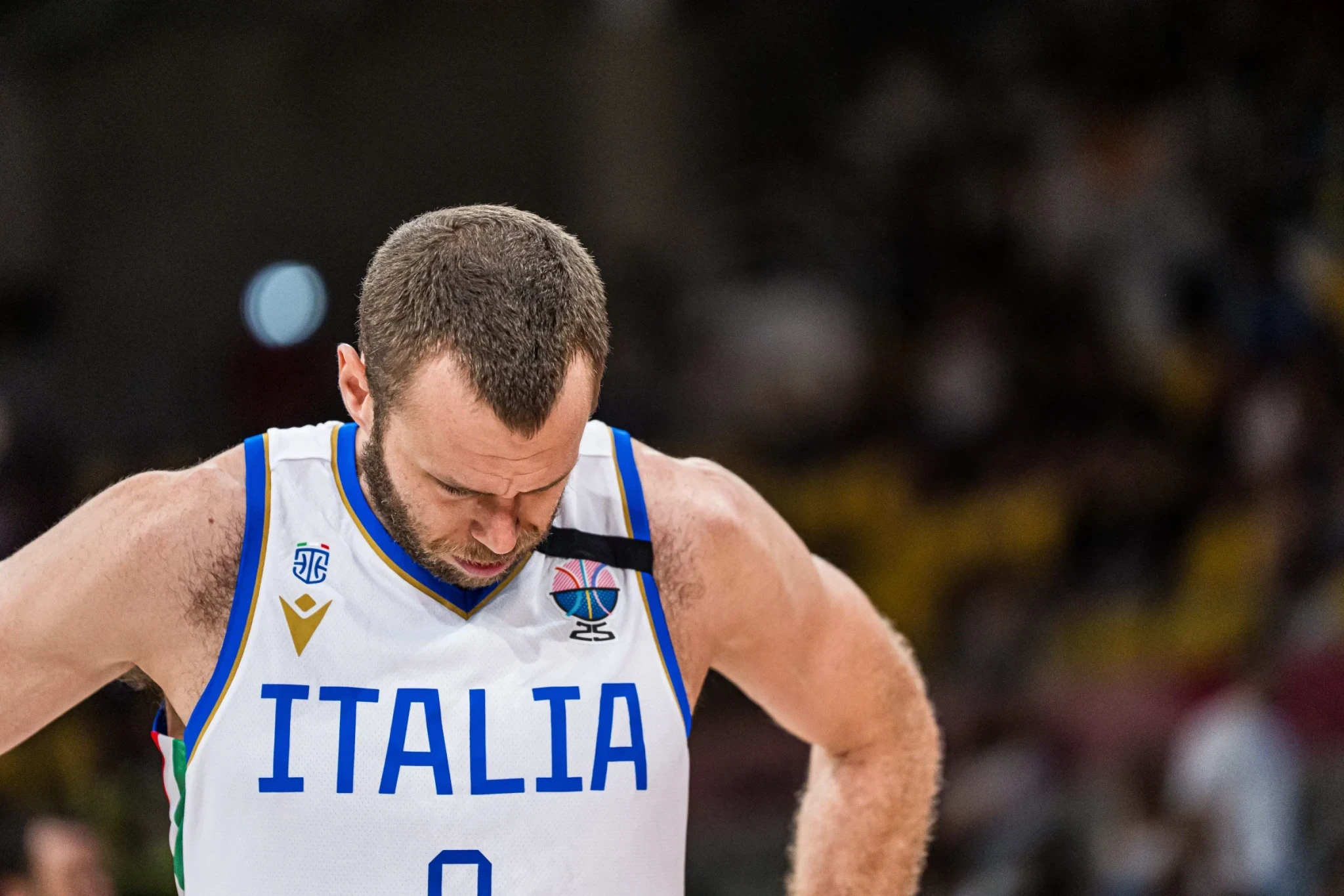 Με πένθος στη φανέλα λόγω Αρμάνι η Ιταλία κόντρα στην Κύπρο