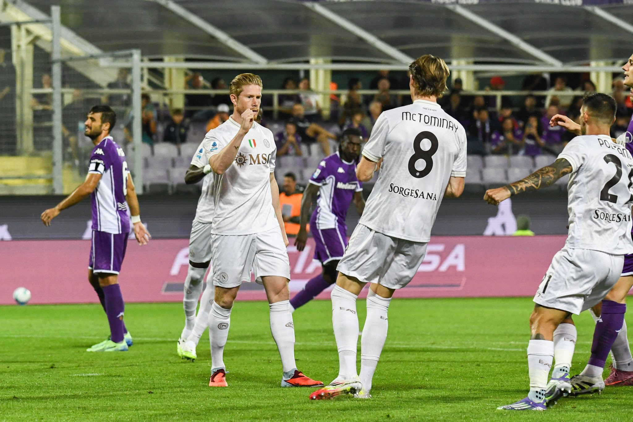 Επιβλητική η Νάπολι, έκανε... πλάκα στην Φιορεντίνα