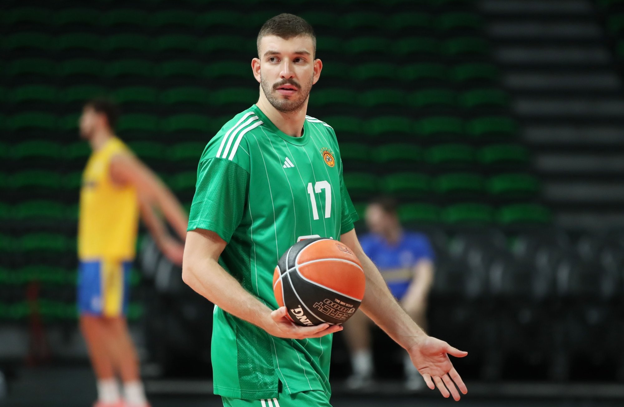 Έμεινε στο «T-Center» και έκανε εξάσκηση στο σουτ του ο Ρογκαβόπουλος μετά το ματς με την Βιλερμπάν (video)