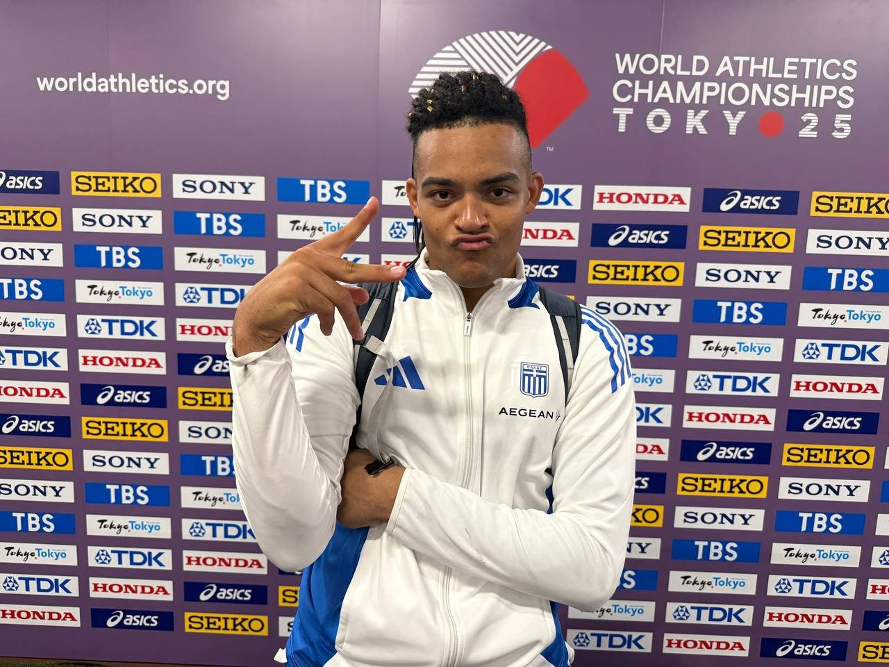 Εμμανουήλ Καραλής στο Athletiko: «Ήταν στόχος μου να κάνω δυο άλματα και να πάω απευθείας στον τελικό»