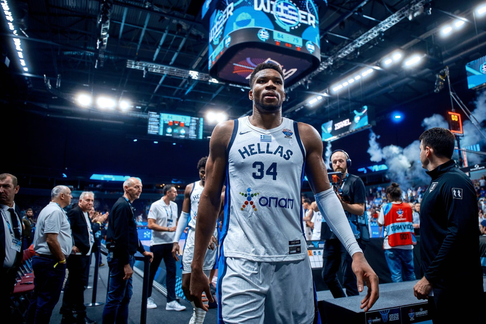 Γιατί ο Γιάννης δεν έχει μιλήσει καθόλου κατά τη διάρκεια του Eurobasket 2025