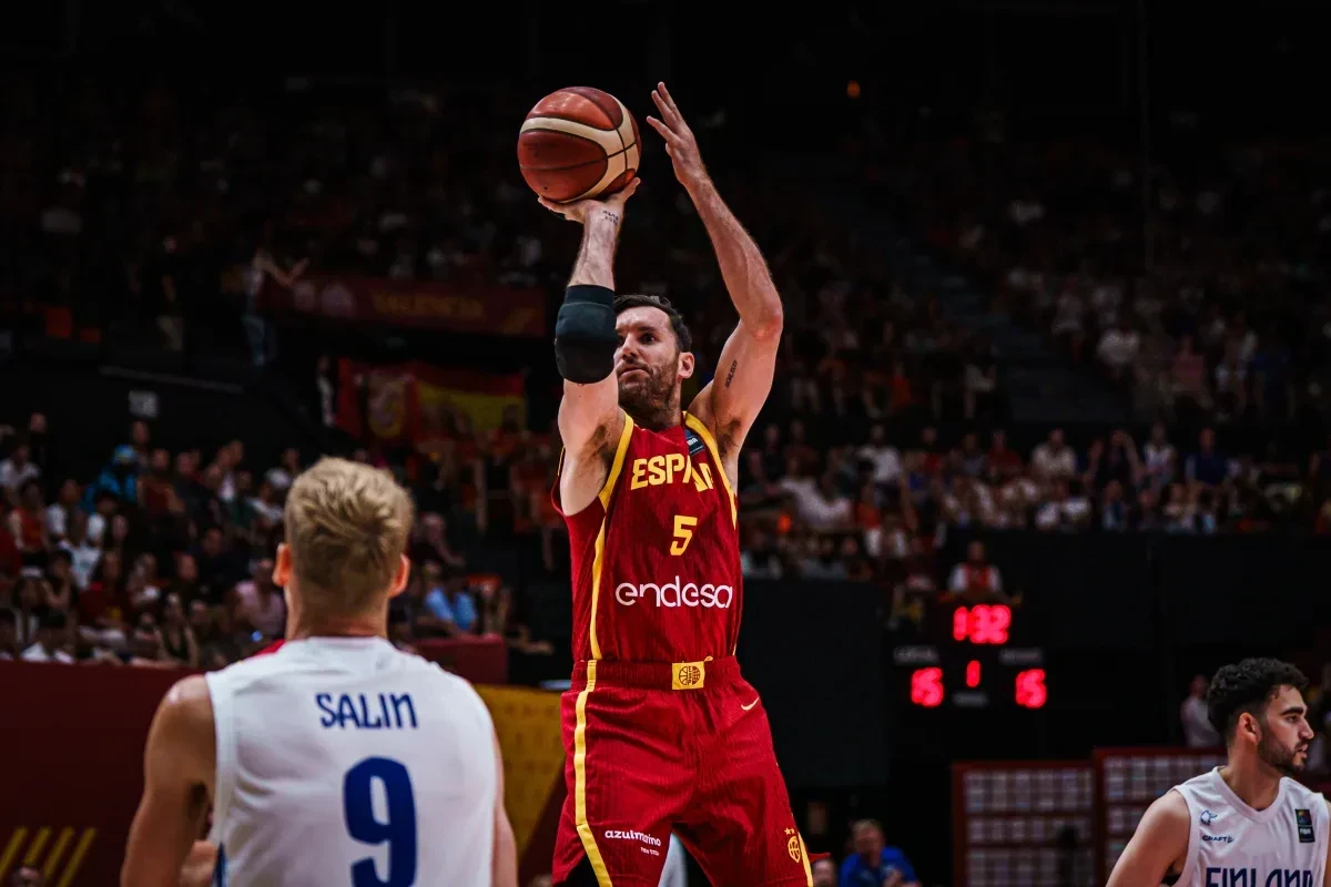 Ρούντι Φερνάντεθ: «Ωραία ομάδα η Ελλάδα - Περίμενα να πετύχει ο Χουάντσο στον Παναθηναϊκό»