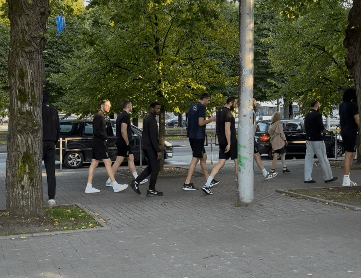 Χαλάρωμα πριν από την Φινλανδία: Bόλτα για την Εθνική Γεωργίας στο κέντρο της Ρίγας (video)