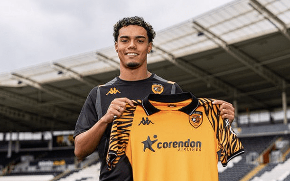 Από την Μπαρτσελόνα στην... Χαλ: Ο Ροναλντίνιο Jr «ξέφυγε» από την σκιά του και κάνει τα δικά του βήματα