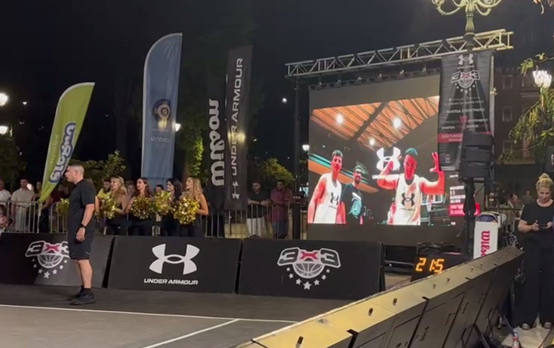 Γιγαντοοθόνη στο Σύνταγμα για τον ημιτελικό της Εθνικής (video)