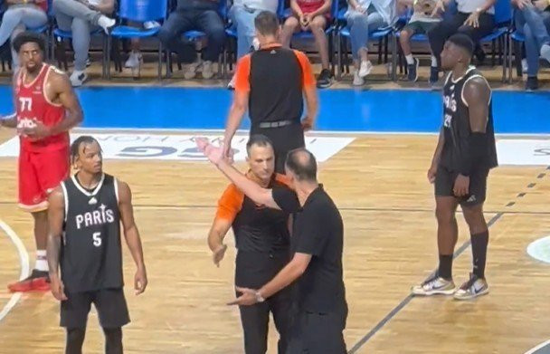 Αποβλήθηκαν Βεζένκοφ και Μπαρτζώκας στο φιλικό του Ολυμπιακού με την Παρί (video)