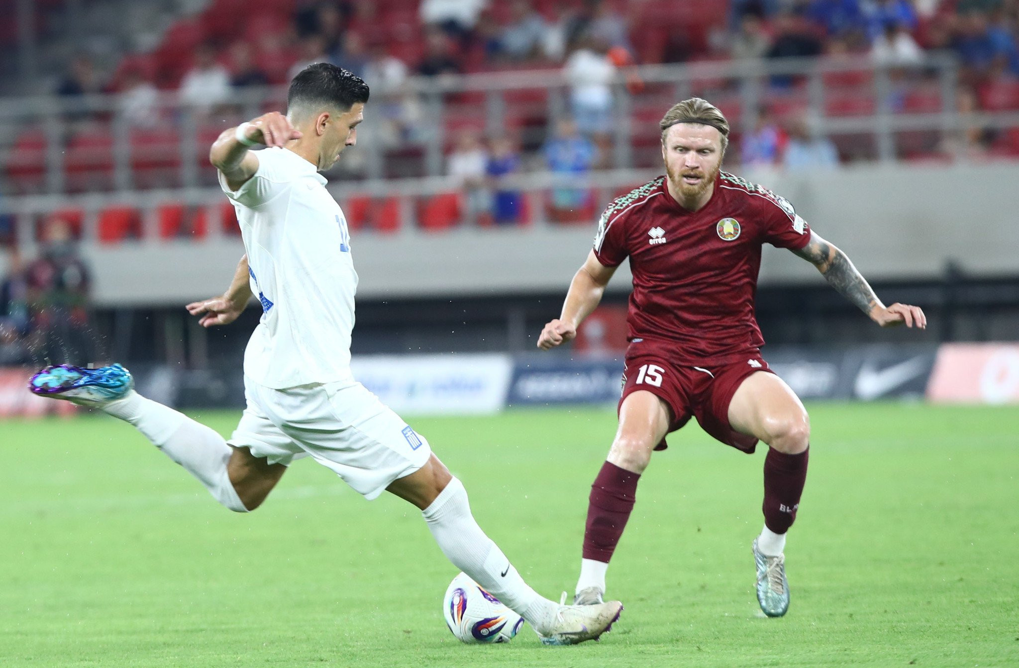 Με «οβίδα» του Μπακασέτα το τρίτο γκολ της καταιγιστικής Ελλάδας (video)