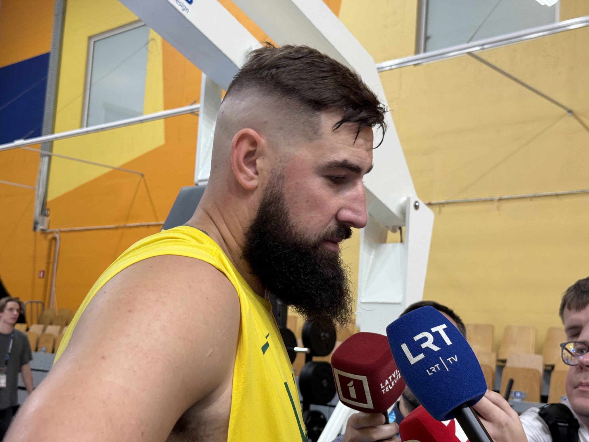 Βαλαντσιούνας σε ερώτηση του Athletiko: «Δεν κατάλαβα, συγγνώμη πηγαίνουμε στην Ελλάδα;»