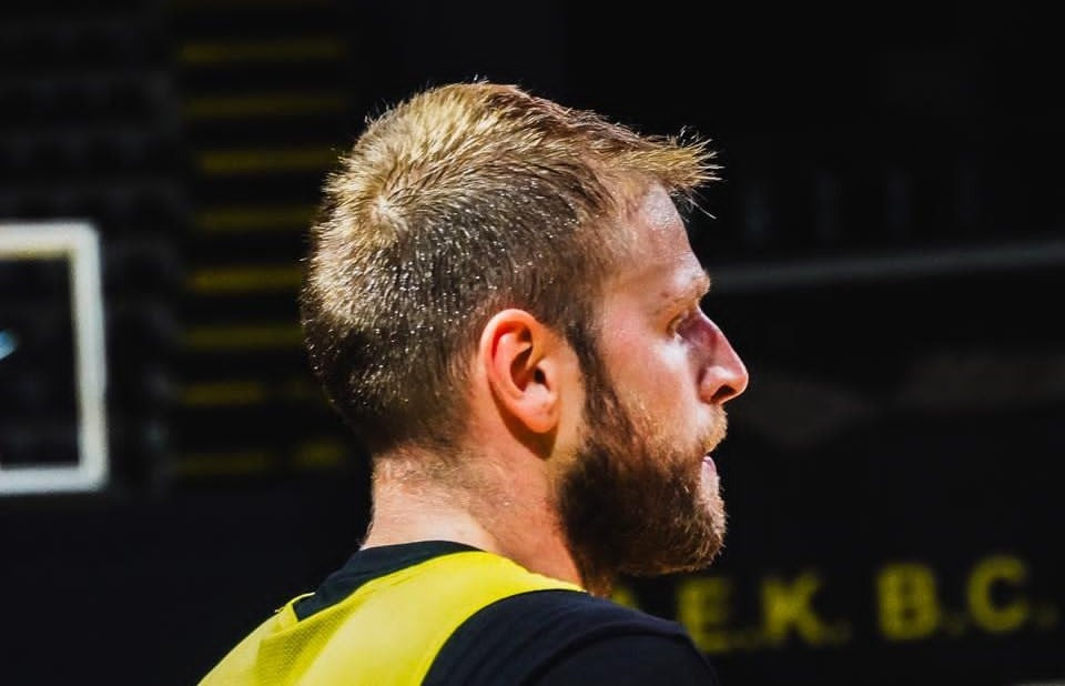 Ο Χαραλαμπόπουλος φορτσάρει για το ντεμπούτο του με την ΑΕΚ κόντρα στη Φενέρμπαχτσε