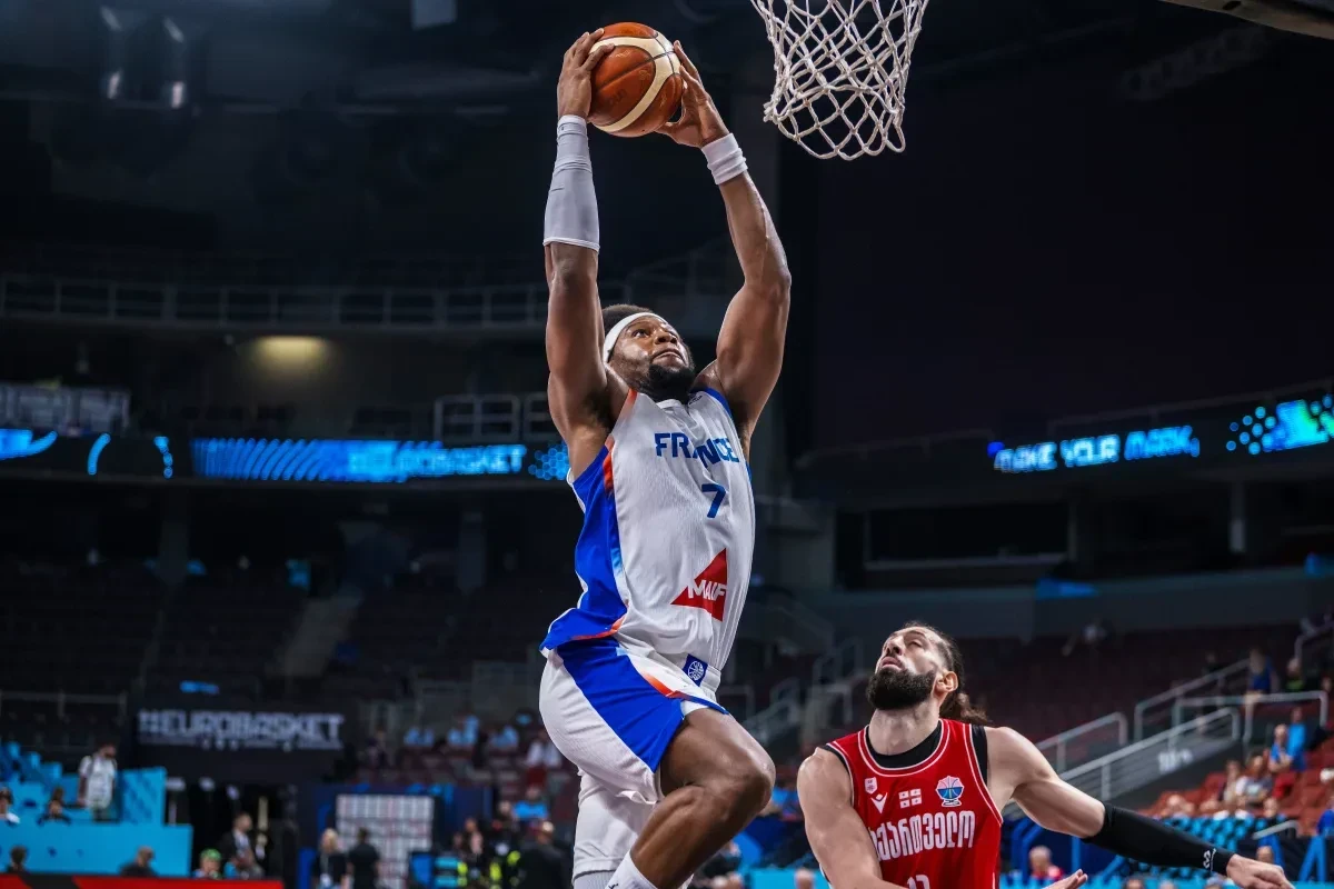 Γιαμπουσέλε: «Υπάρχουν ομάδες από την Ευρώπη που με προσέγγισαν, δεν κλείνω καμία πόρτα»