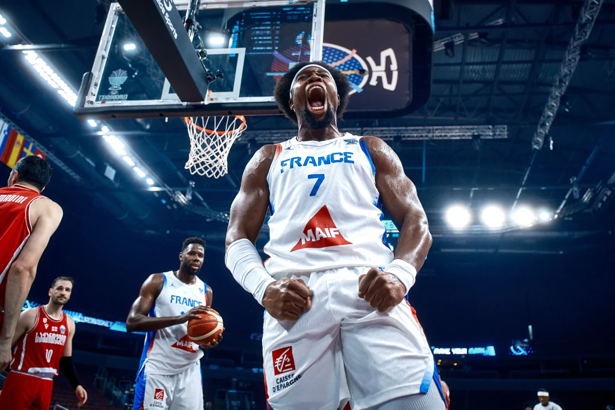 «Καμία πρόθεση των Μπουλς να "κόψουν" τον Γιαμπουσέλε, πλήρως αφοσιωμένος στο NBA ο παίκτης»