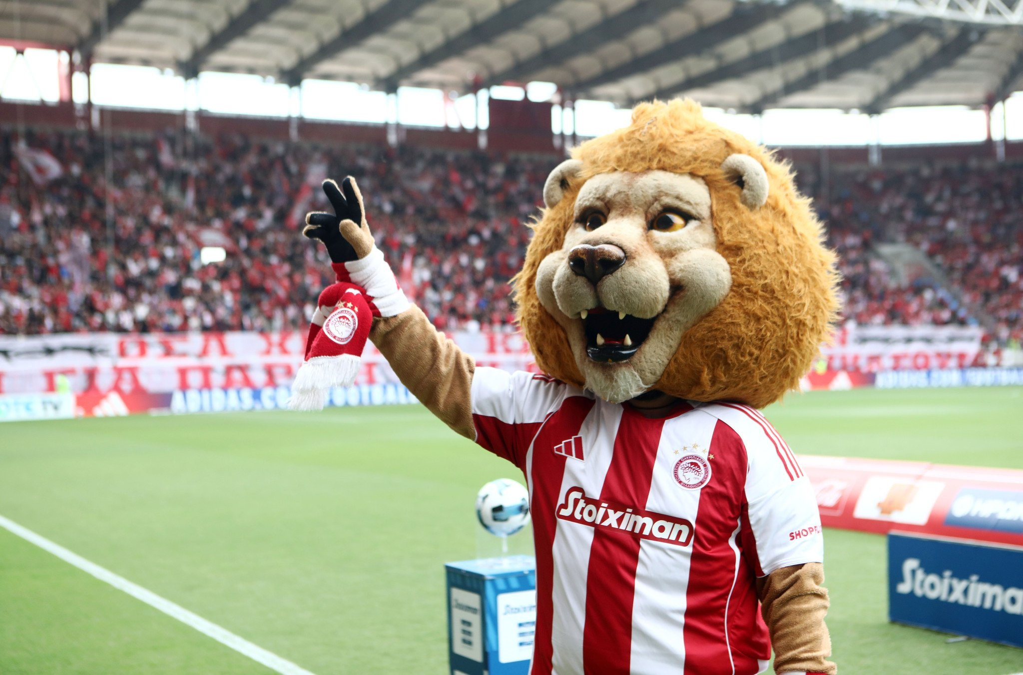 Ερυθρόλευκη... τρέλα: O Ολυμπιακός ανακοίνωσε 14ο σερί sold out!