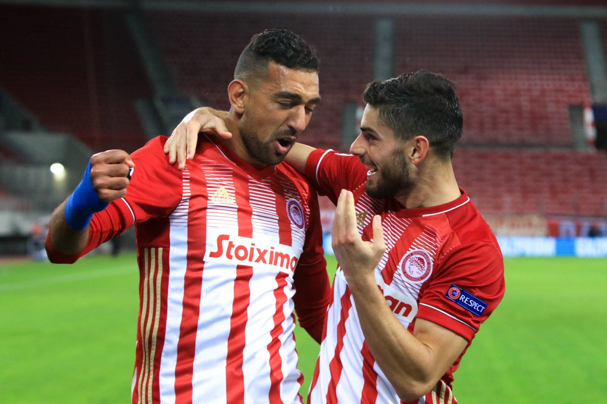 Πόσα χρόνια μετά επανεμφανίζεται ο Ολυμπιακός στο Champions League (video + photo)