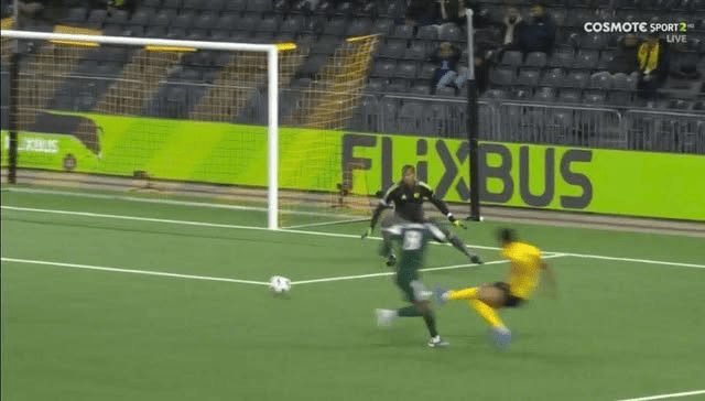 Απίστευτο λάθος του Λαφόν στο γκολ της Γιουνγκ Μπόις (video)