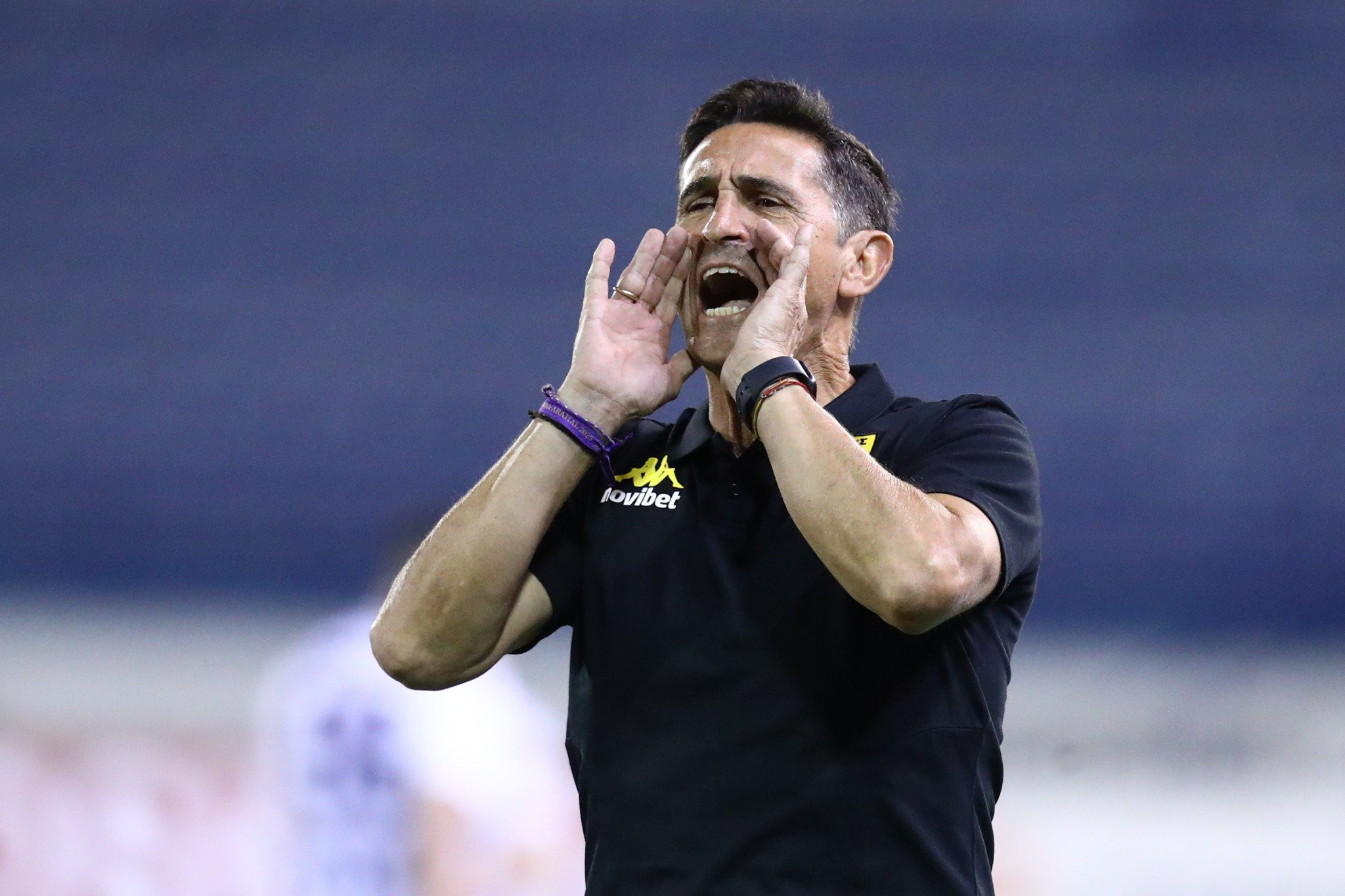 Με τις κάρτες στο Φάληρο και το απόλυτο του Χιμένεθ στη Θεσσαλονίκη